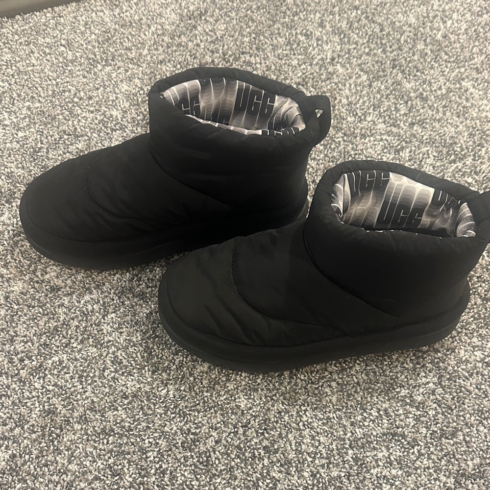 UGG women’s maxi mini boots